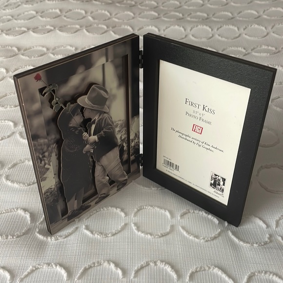 Kim Anderson First Kiss Photo Frame - Picture 2 of 5